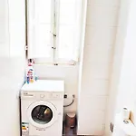 Apartmán Superbly Located Cosy 2-bedroom