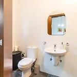 Apartmán Superbly Located Cosy 2-bedroom