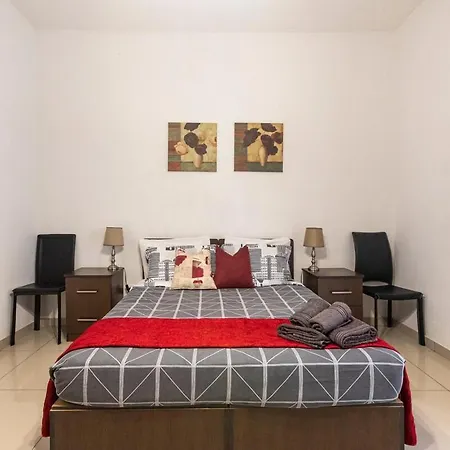 Apartment Superbly Located Cosy 2-bedroom *