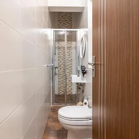 Superbly Located Cosy 2-bedroom 아파트 *