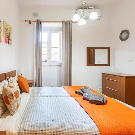 Superbly Located Cosy 2-bedroom * Valletta