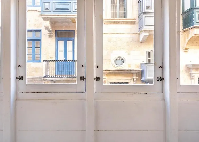 Superbly Located Cosy 2-bedroom Apartamento